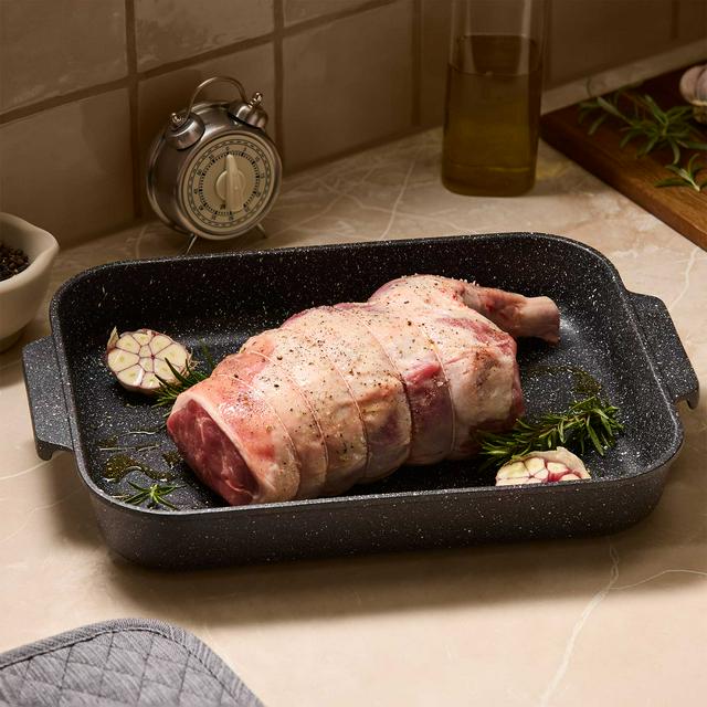 Sainsbury's Welsh Hill Carvery Lamb Shoulder, Taste the Difference (Approx. 1.4kg) - gallery image 1