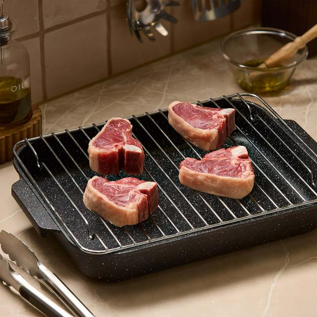 Sainsbury's Welsh Hill Thick Lamb T-Bone Steak, Taste the Difference (Approx. 550g) - gallery image 1