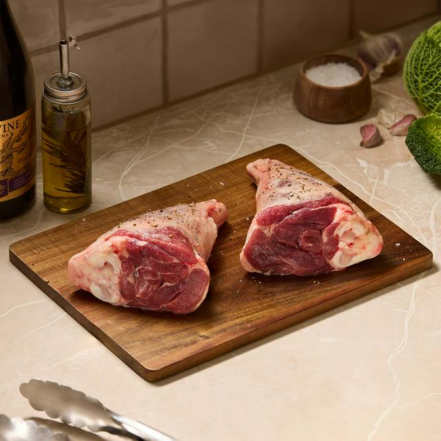 Sainsbury's 1.8kg Welsh Hill Lamb Shanks, Taste the Difference - gallery image 1