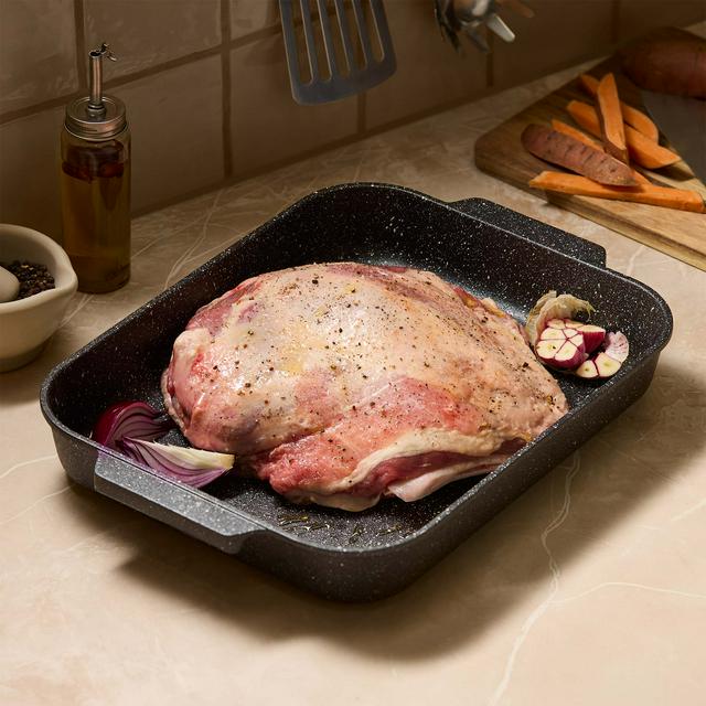 Sainsbury's 2kg Large Welsh Hill Lamb Shoulder, Taste the Difference - gallery image 1