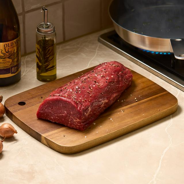 Sainsbury's 630g Medium Aberdeen Angus Chateaubriand, Taste the Difference - gallery image 1
