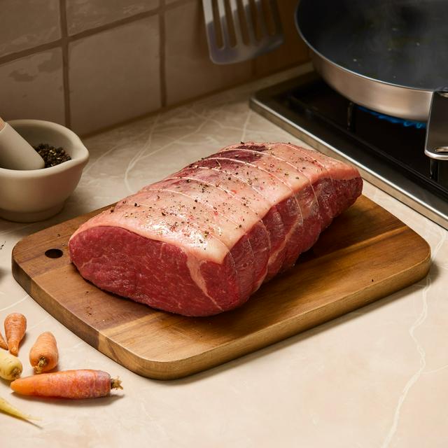 Sainsbury's Aberdeen Angus Slow Roast Beef Joint, Taste the Difference (Approx. 1.75kg) - gallery image 1