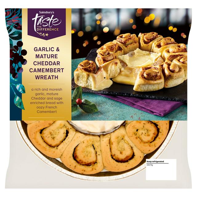 Sainsbury's Camembert Wreath, Taste the Difference 605g - gallery image 1