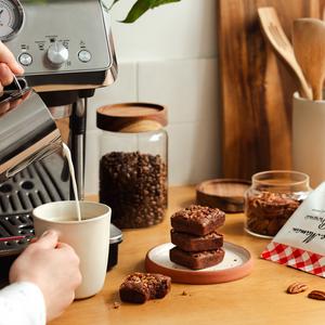 Bonne Maman Le Brownie Chocolate Pecan Nuts 175g - gallery image 3