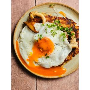 St. Ewe Rich Yolk Luxuriously Large Free Range Eggs x6 - gallery image 3
