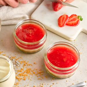 Gü Wild Strawberry & Clotted Cream Cheesecake 2 x 82g - gallery image 6
