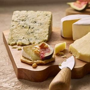 Sainsbury's British Cheeseboard Selection, Taste the Difference 950g - gallery image 2