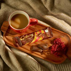 Galaxy 40g Dairy Free & Vegan Caramelised Biscuit Chocolate Bar - gallery image 3