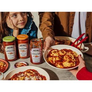 Heinz 490g Tomato & Garlic Marinara Pasta Sauce - gallery image 2