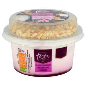 Sainsbury's 143g Blackcurrant Cheesecake Yogurt, Taste the Difference