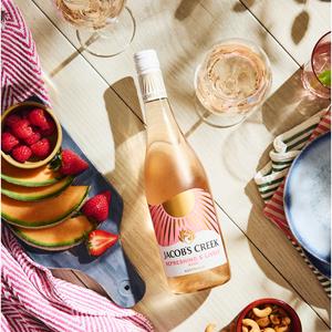 Jacob's Creek Refreshing & Lively Rose Wine 75cl - gallery image 3