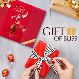 Lindt Lindor 300g Milk Gift Box Chocolate Truffles - gallery image 3