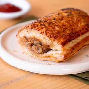 Higgidy 130g Great British Pork & Onion Sausage Roll - gallery image 2