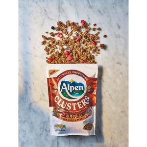 Alpen 400g Chocolate & Berry Granola Clusters Breakfast Cereal - gallery image 3