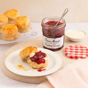 Bonne Maman 370g Seedless Raspberry Conserve - gallery image 3