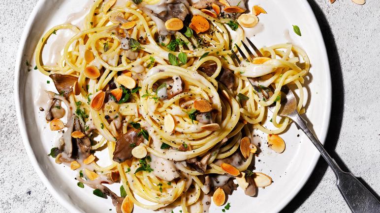 Almond Milk Alfredo Pasta with Mushrooms Recipe