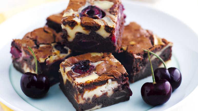 Chocolate and cherry cheesecake brownies