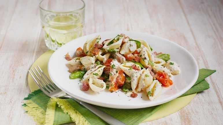 Creamy Mustard, Bacon and Tomato Pasta Recipe | Sainsbury's