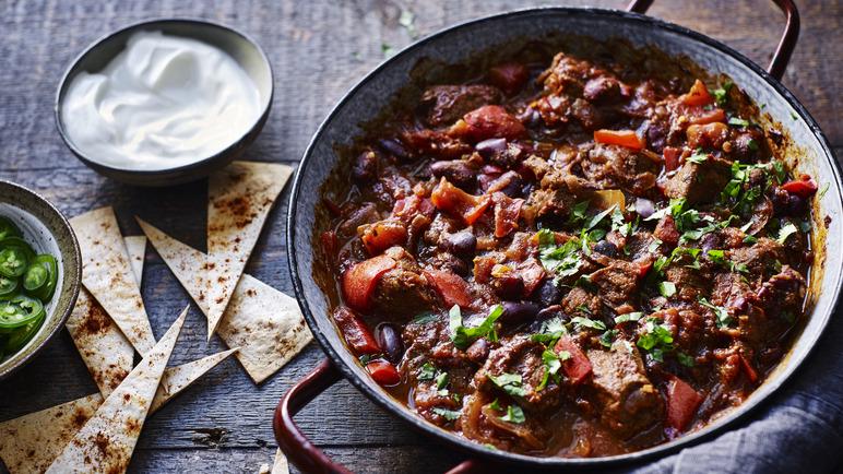 Slow cooker store beef chilli